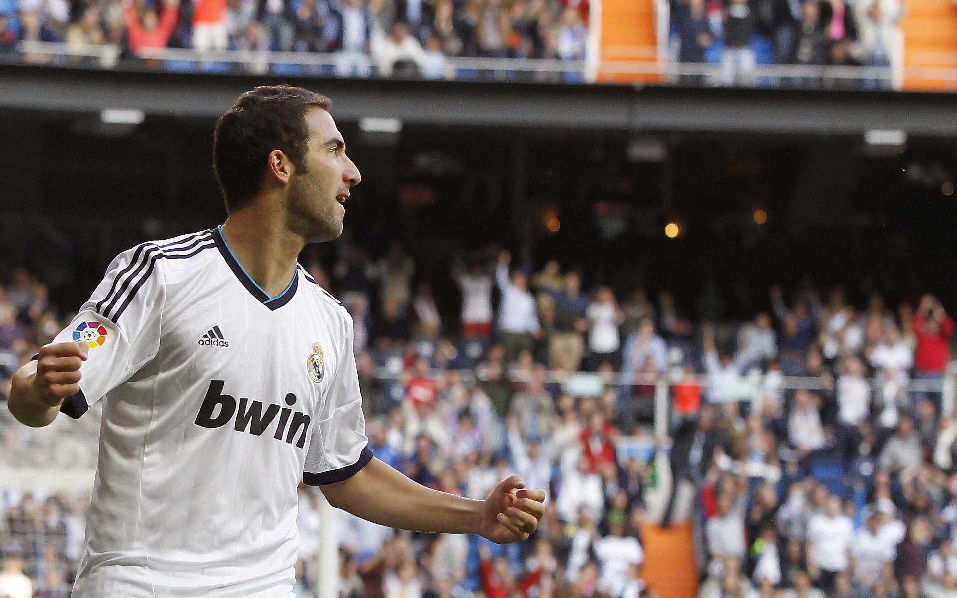 冰雪金靴归属瑞士前锋拉法埃尔·斯图尔尼